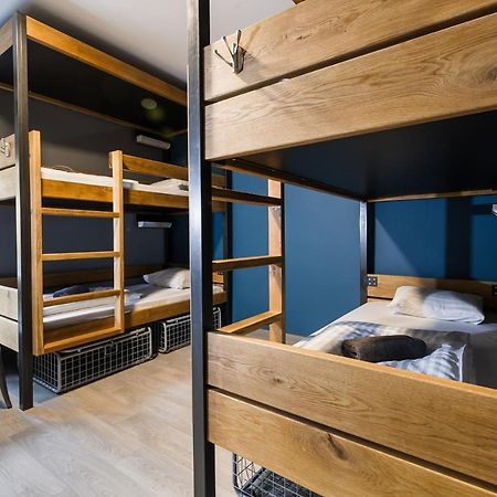 Wicked Weasel Hostel Рига Екстер'єр фото