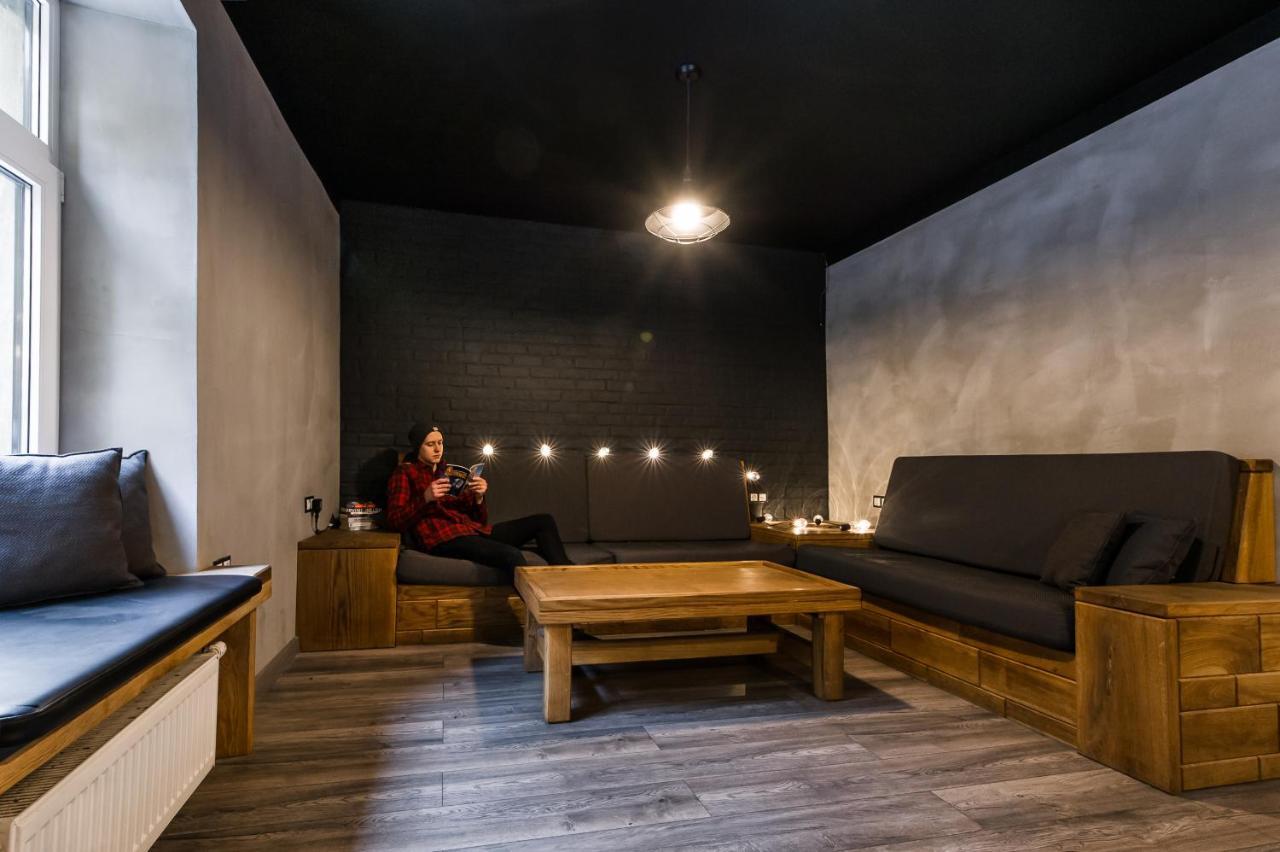 Wicked Weasel Hostel Рига Екстер'єр фото