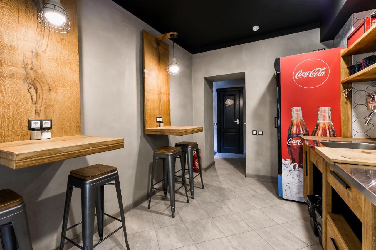 Wicked Weasel Hostel Рига Екстер'єр фото
